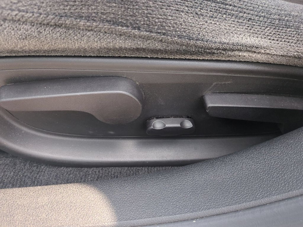 Thumbnail: 2013 Chevrolet Impala - 24