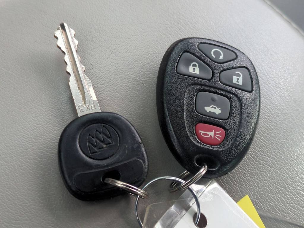 Thumbnail: 2009 Buick LaCrosse - 32