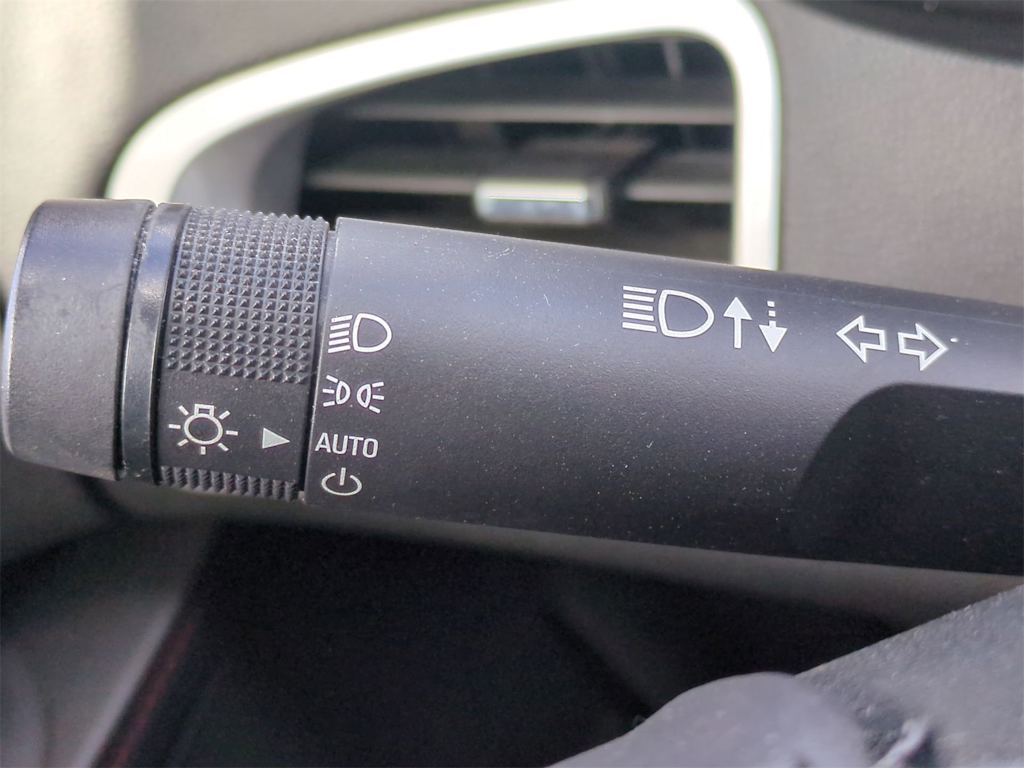 Thumbnail: 2013 Chevrolet Equinox - 31