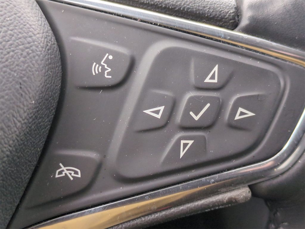 Thumbnail: 2020 Chevrolet Equinox - 30