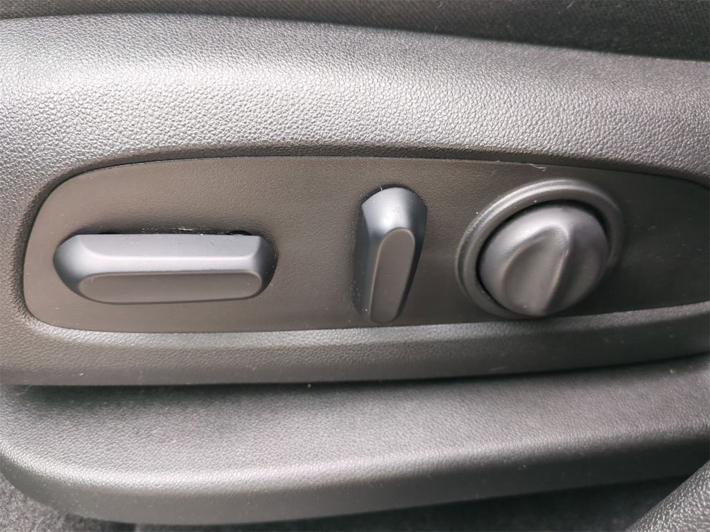 Thumbnail: 2020 Chevrolet Equinox - 26