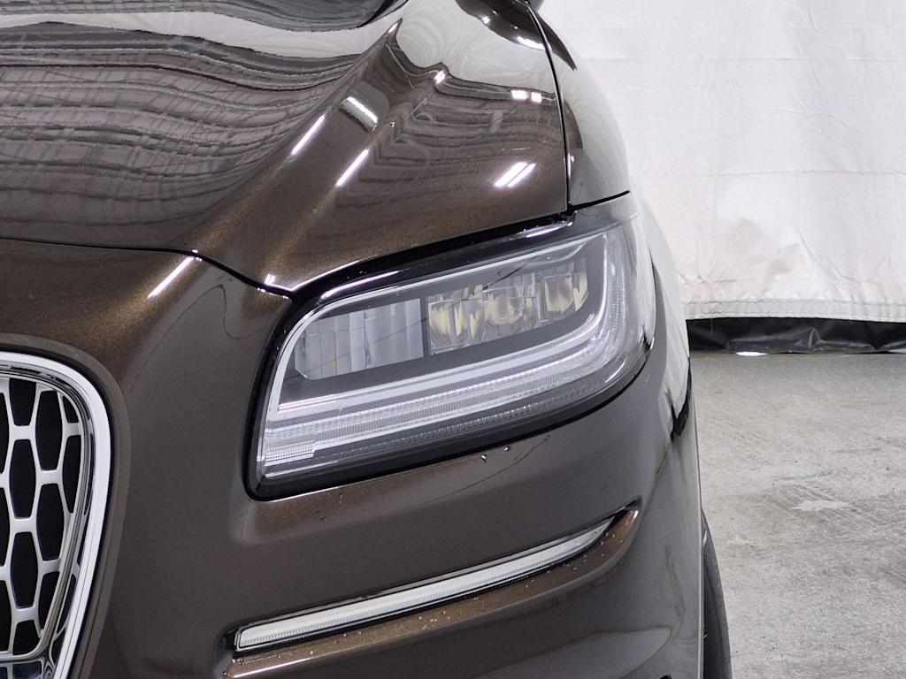Thumbnail: 2019 Lincoln Nautilus - 23