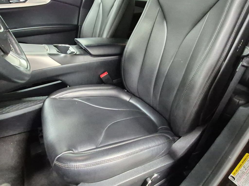 Thumbnail: 2019 Lincoln Nautilus - 9