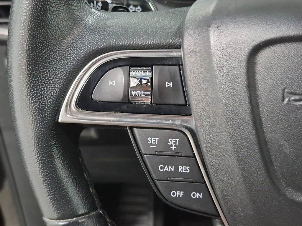 Thumbnail: 2019 Lincoln Nautilus - 28