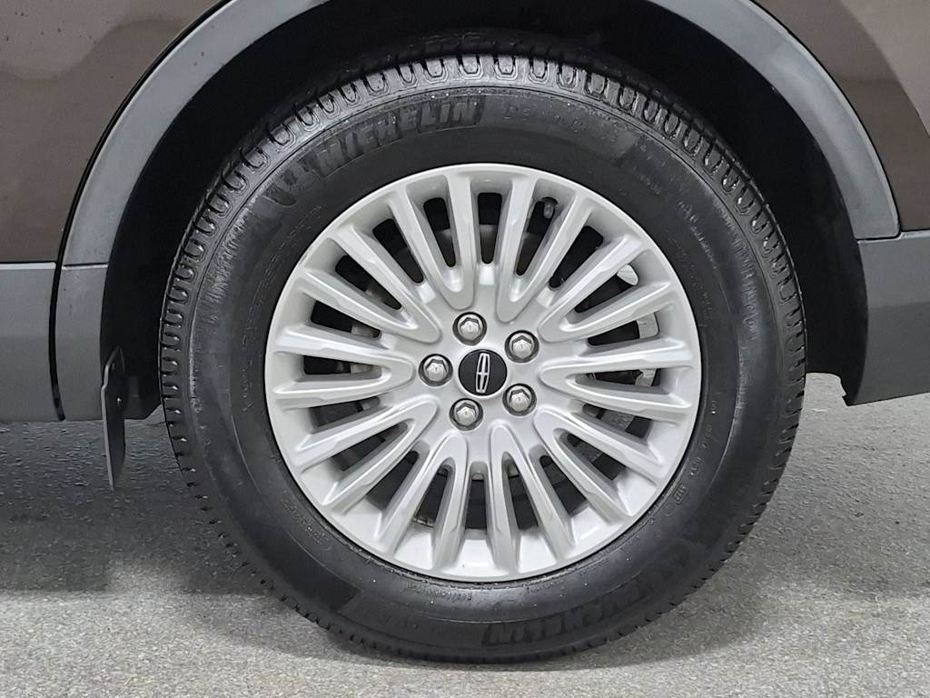 Thumbnail: 2019 Lincoln Nautilus - 6