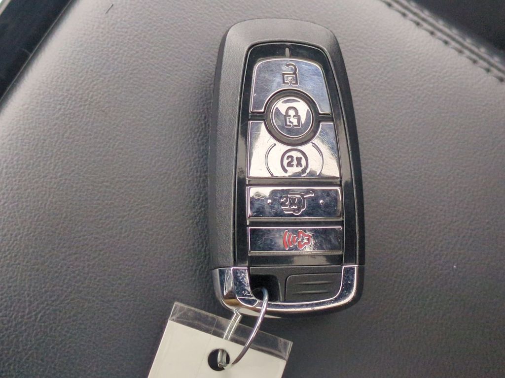 Thumbnail: 2023 Lincoln Nautilus - 16