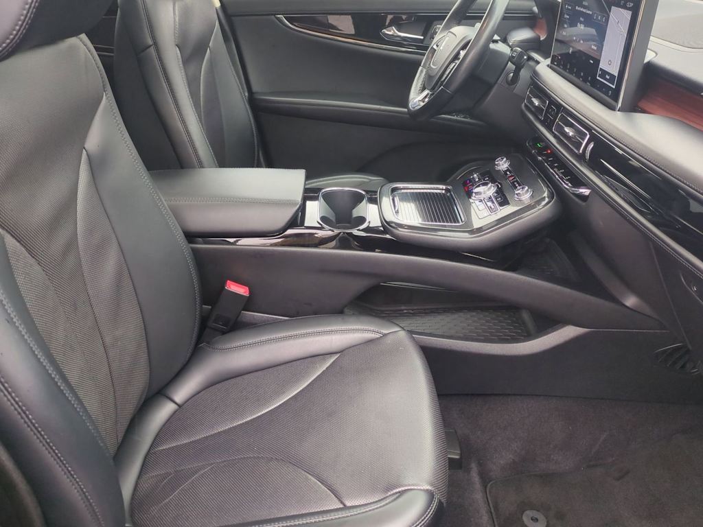 Thumbnail: 2023 Lincoln Nautilus - 10