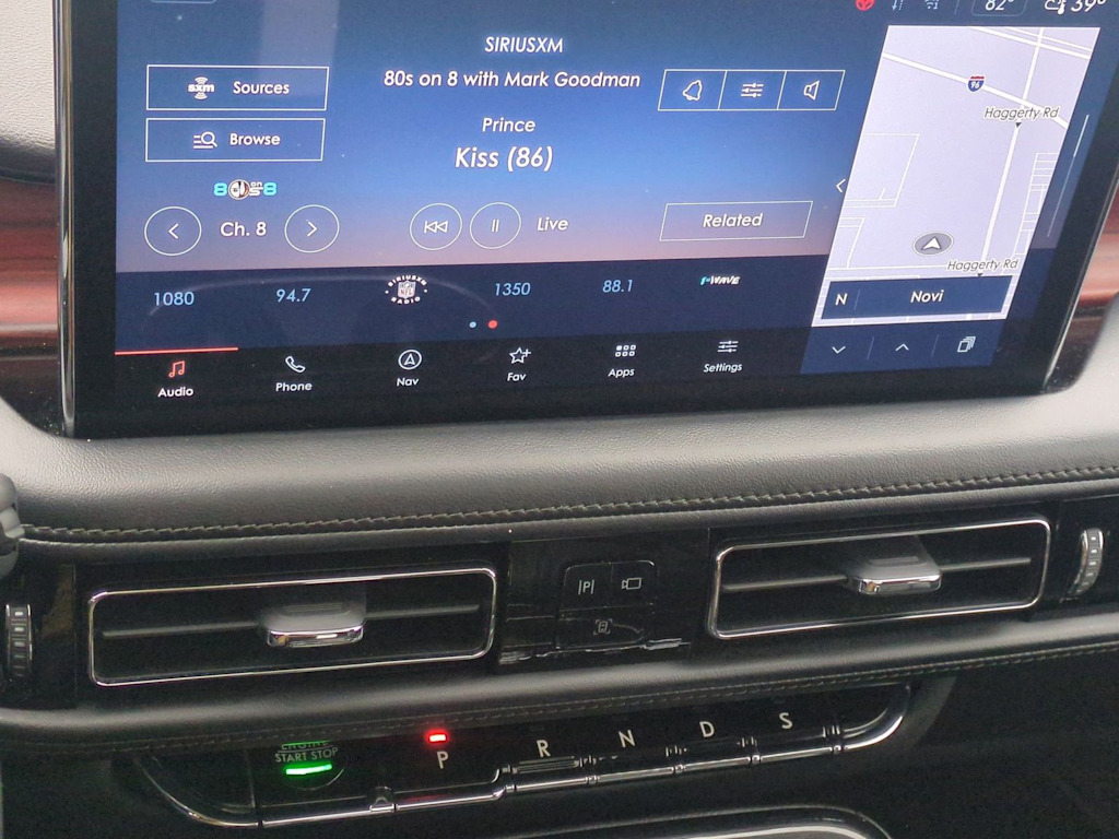 Thumbnail: 2023 Lincoln Nautilus - 13