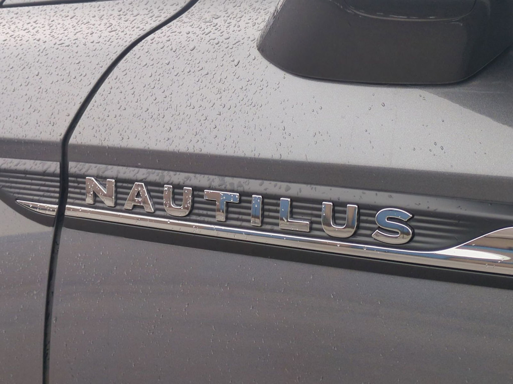Thumbnail: 2023 Lincoln Nautilus - 24