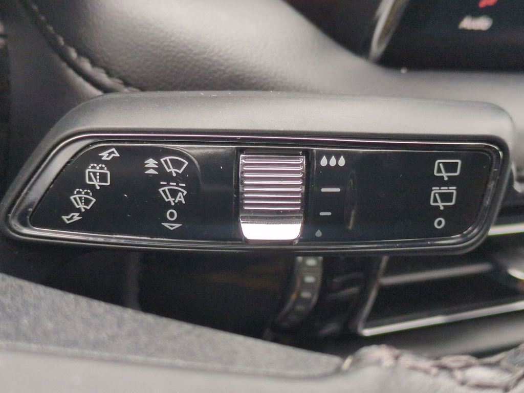 Thumbnail: 2023 Lincoln Nautilus - 32