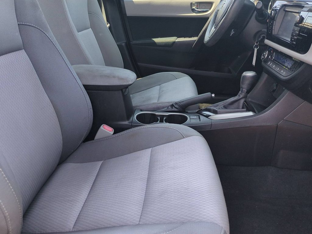 Thumbnail: 2015 Toyota Corolla - 28