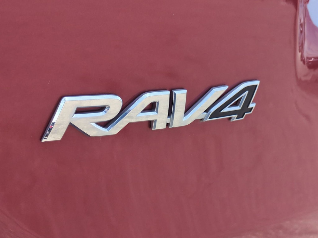 Thumbnail: 2015 Toyota RAV4 - 24