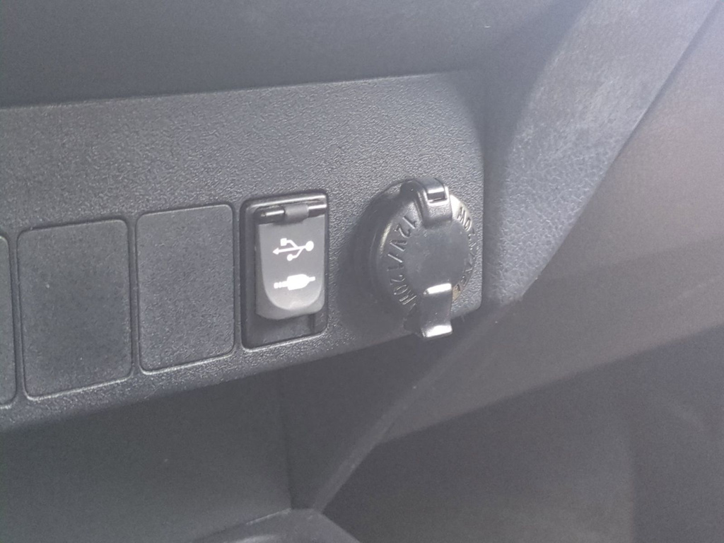 Thumbnail: 2015 Toyota RAV4 - 33