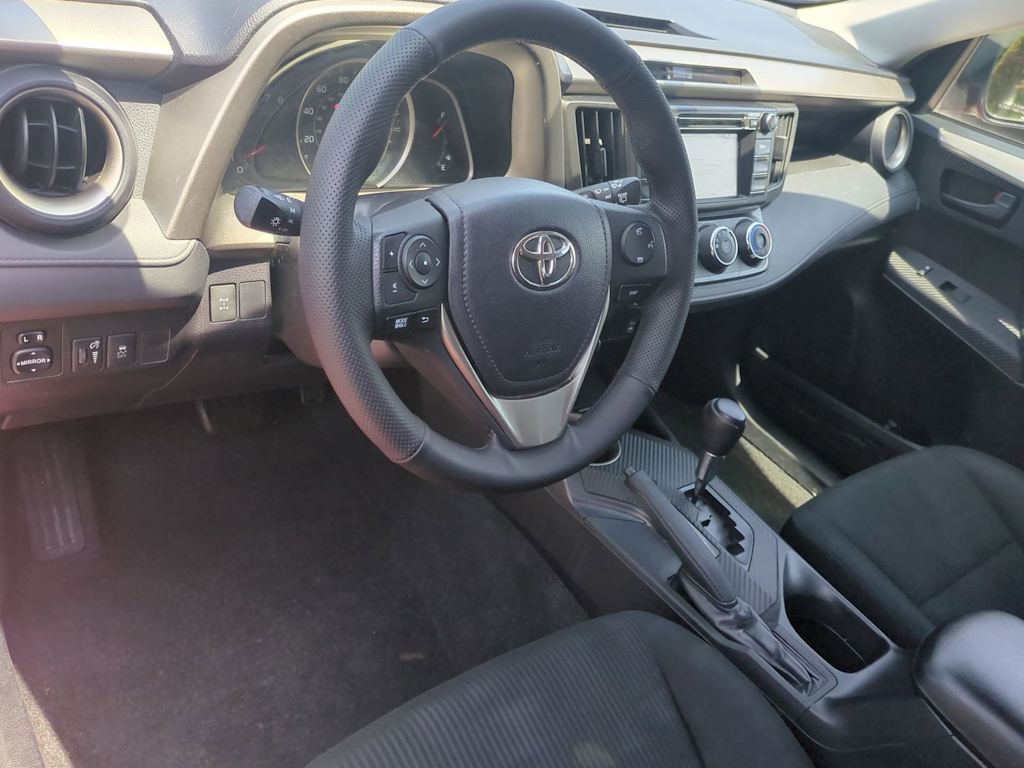 Thumbnail: 2015 Toyota RAV4 - 2