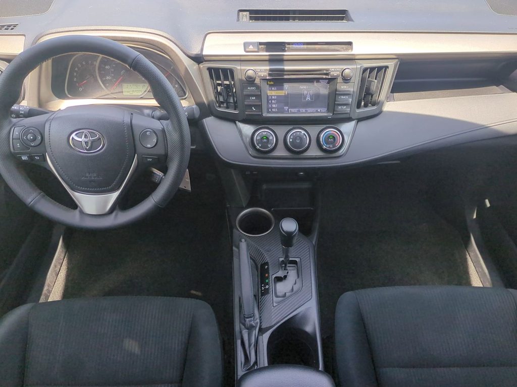 Thumbnail: 2015 Toyota RAV4 - 9