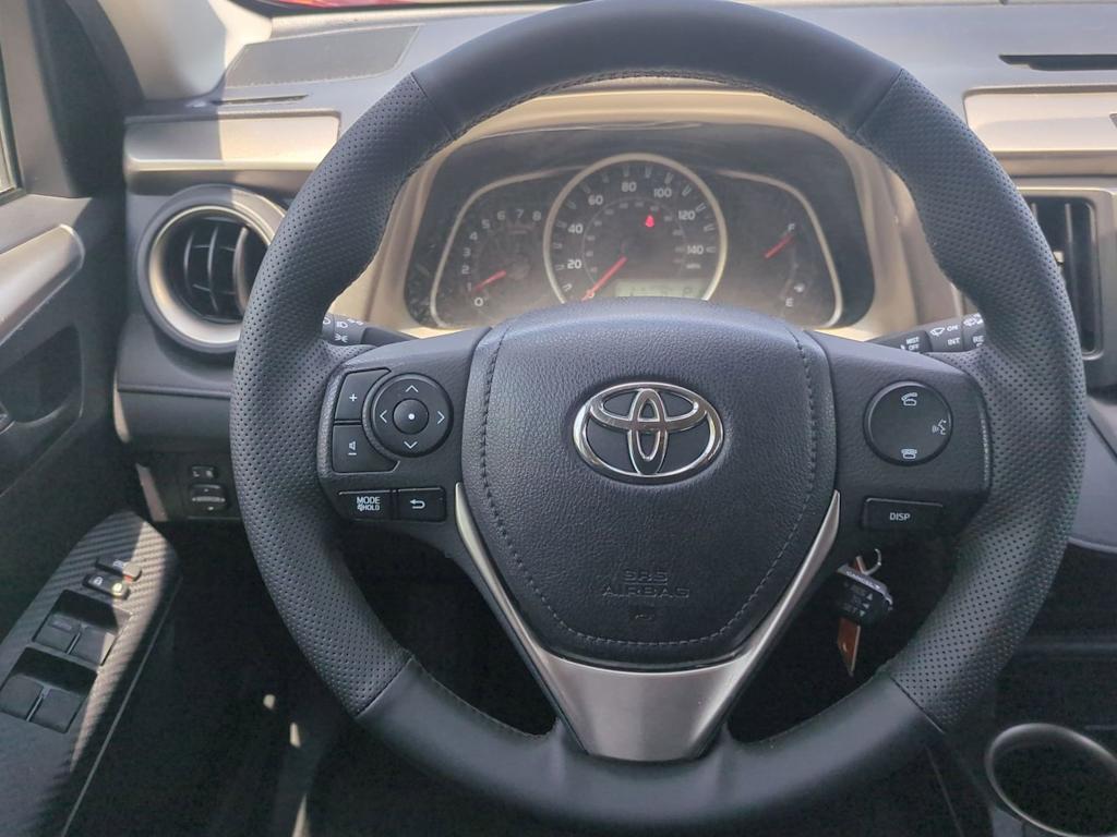 Thumbnail: 2015 Toyota RAV4 - 13