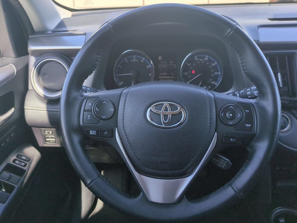 Thumbnail: 2017 Toyota RAV4 - 13