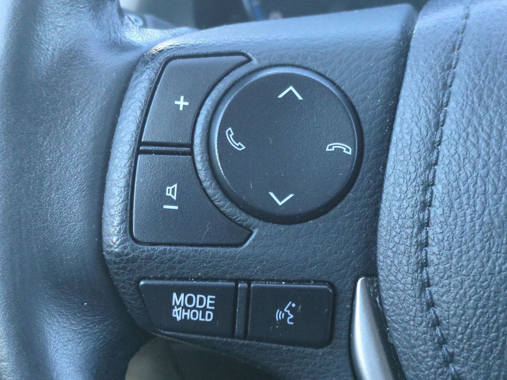 Thumbnail: 2017 Toyota RAV4 - 31