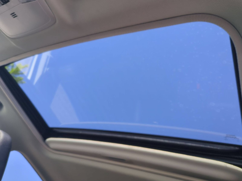 Thumbnail: 2017 Toyota RAV4 - 28