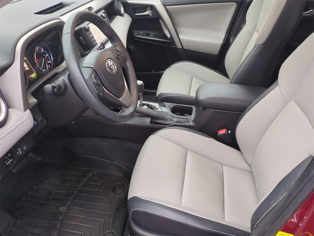 Thumbnail: 2018 Toyota RAV4 - 11