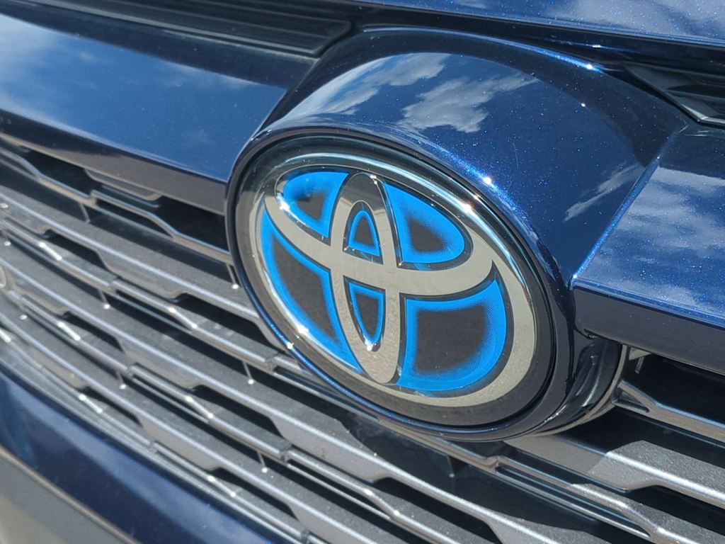 Thumbnail: 2020 Toyota RAV4 - 7