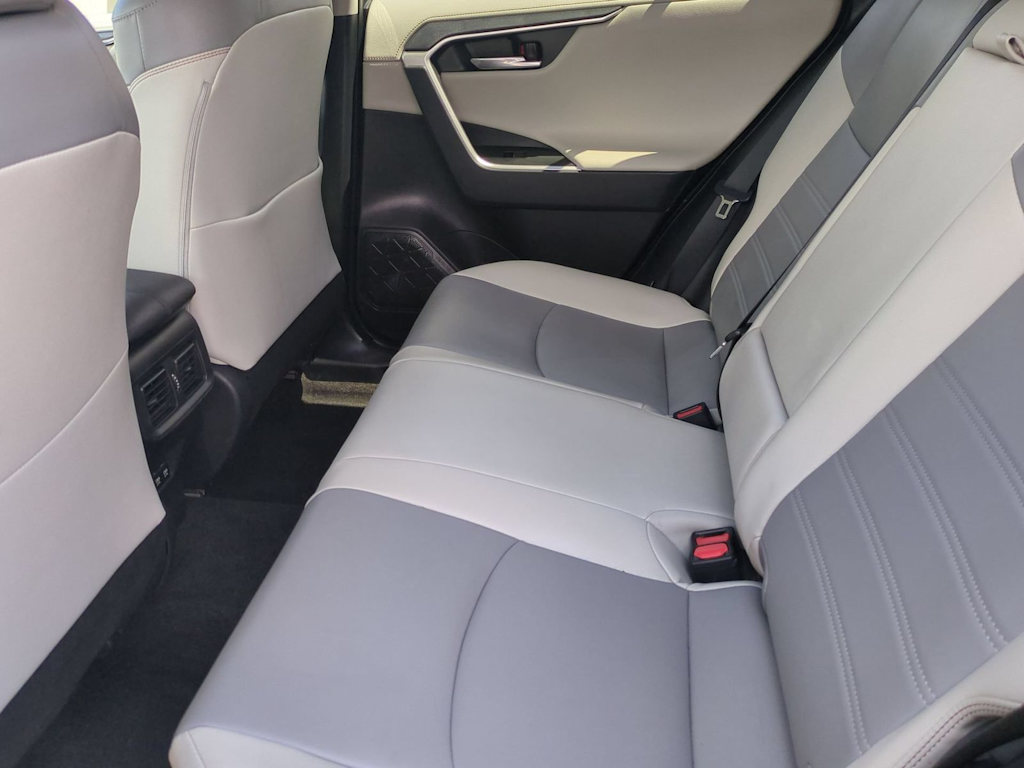 Thumbnail: 2020 Toyota RAV4 - 12