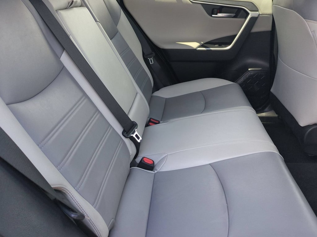 Thumbnail: 2020 Toyota RAV4 - 28