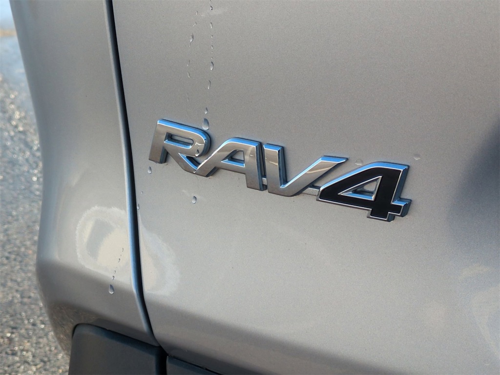 2024 Toyota RAV4 LE 26