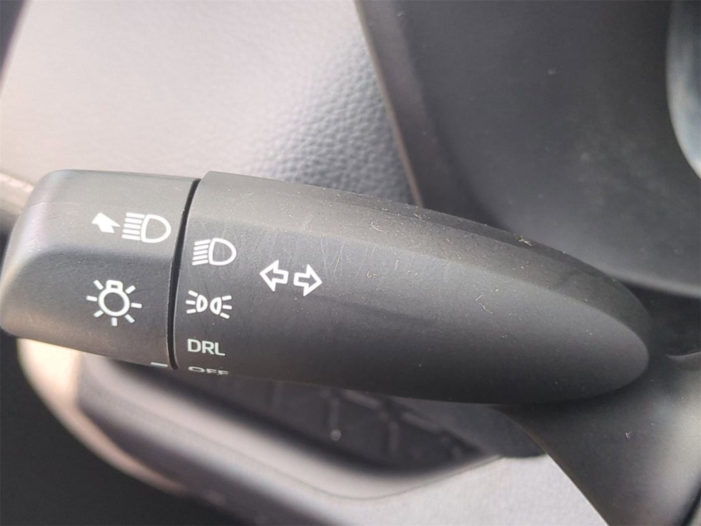 Thumbnail: 2025 Toyota RAV4 - 31