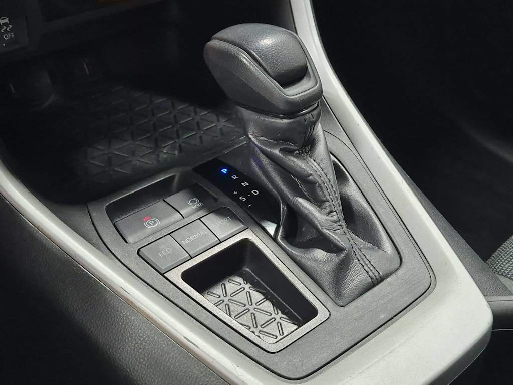 Thumbnail: 2023 Toyota RAV4 - 15