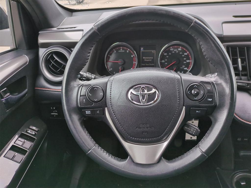 2017 Toyota RAV4 SE 13