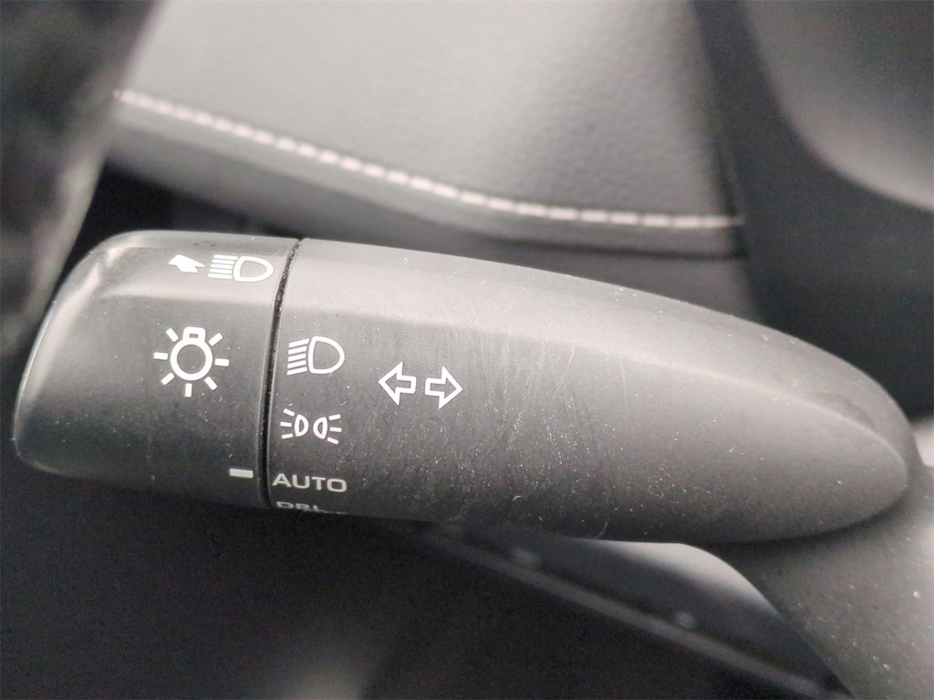 Thumbnail: 2023 Toyota RAV4 - 33