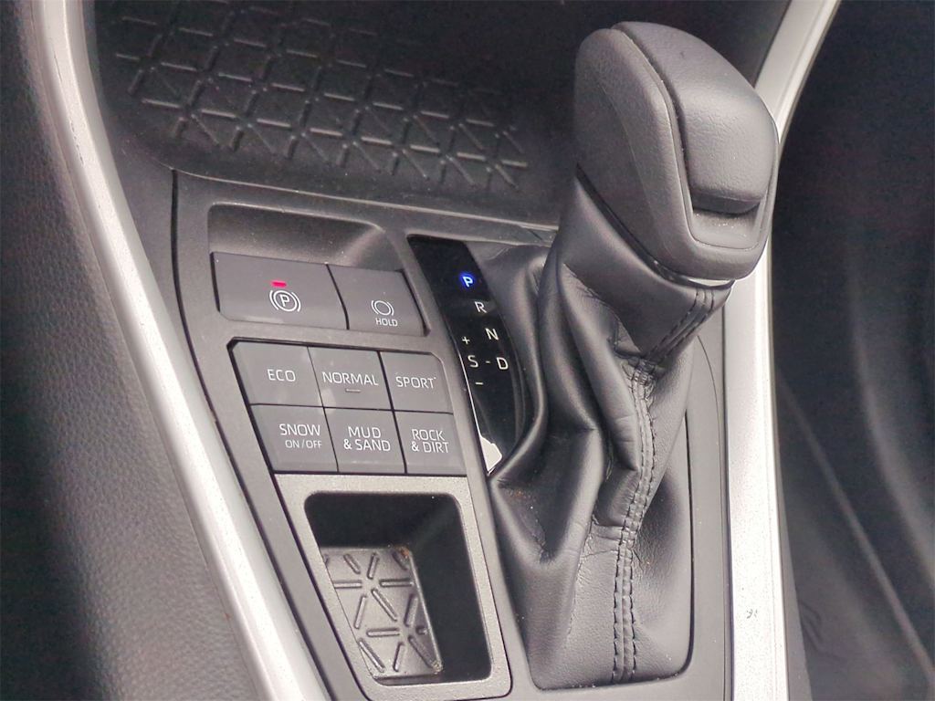 Thumbnail: 2023 Toyota RAV4 - 16