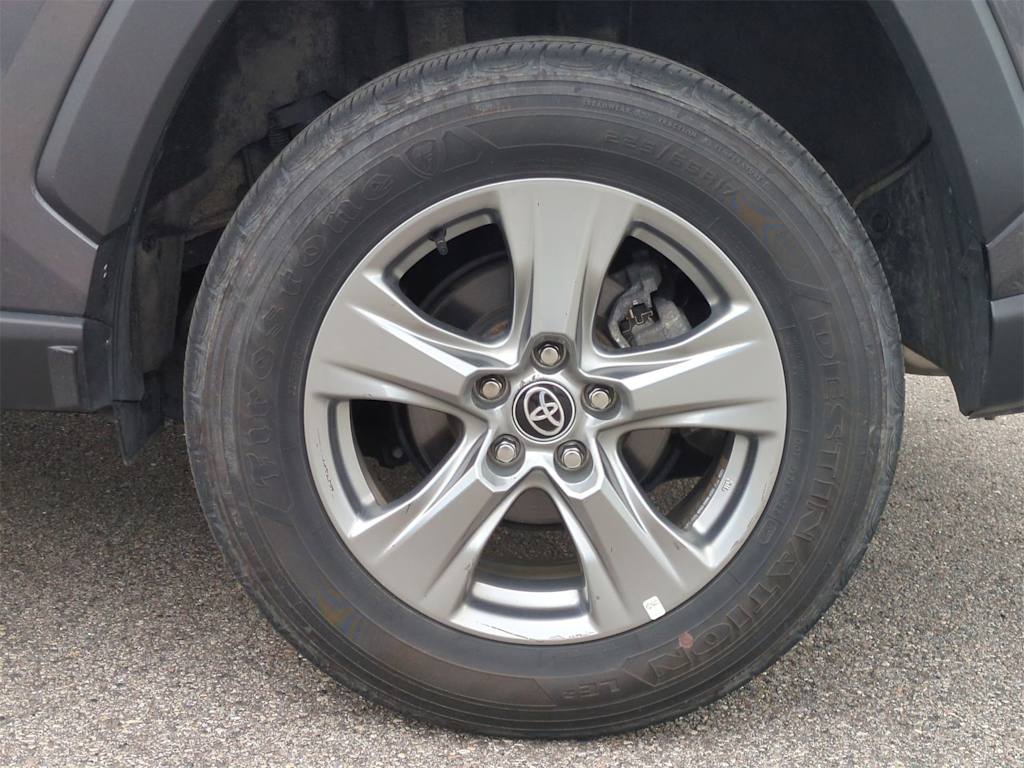 2023 Toyota RAV4 XLE 7