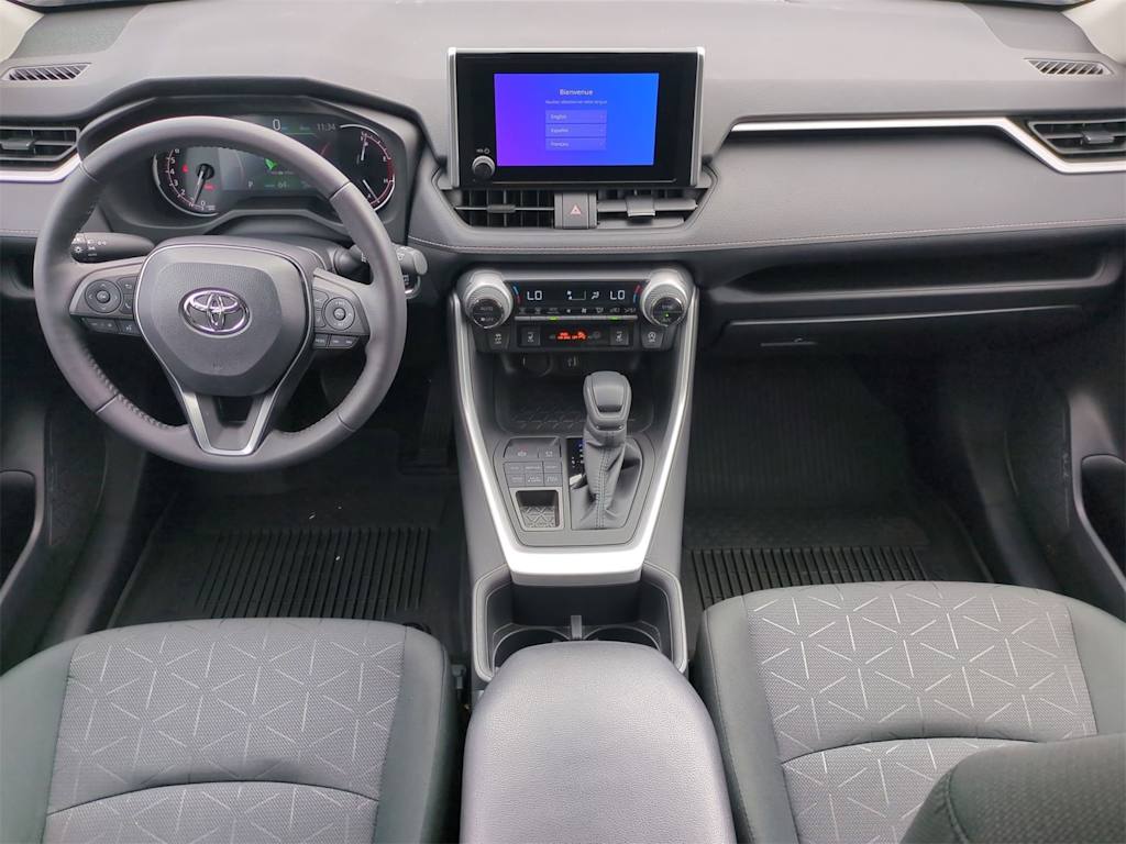 2023 Toyota RAV4 XLE 8