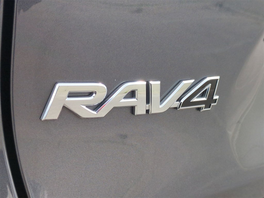2023 Toyota RAV4 XLE 25