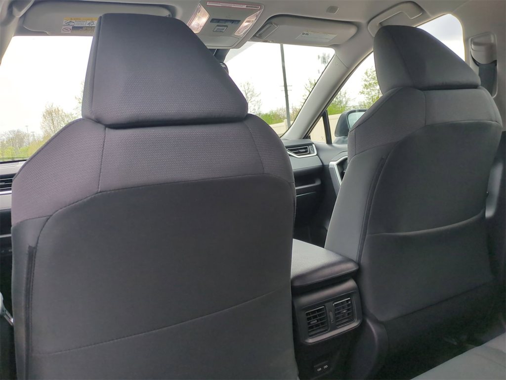 2023 Toyota RAV4 XLE 27