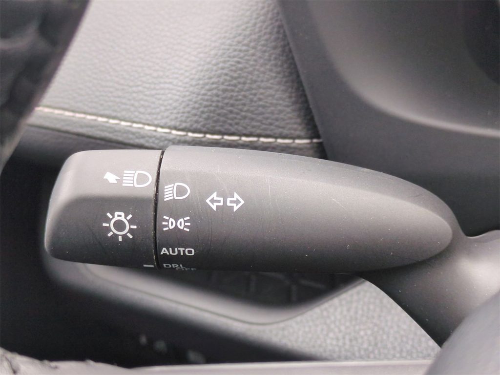 2023 Toyota RAV4 XLE 32