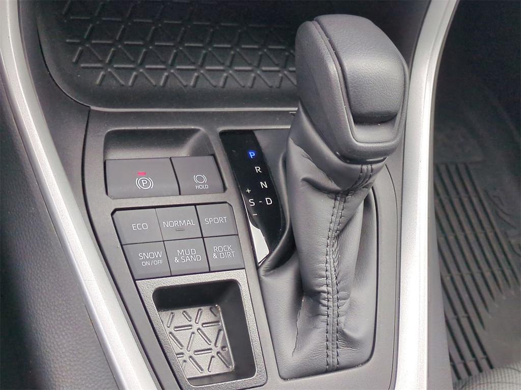 2023 Toyota RAV4 XLE 14