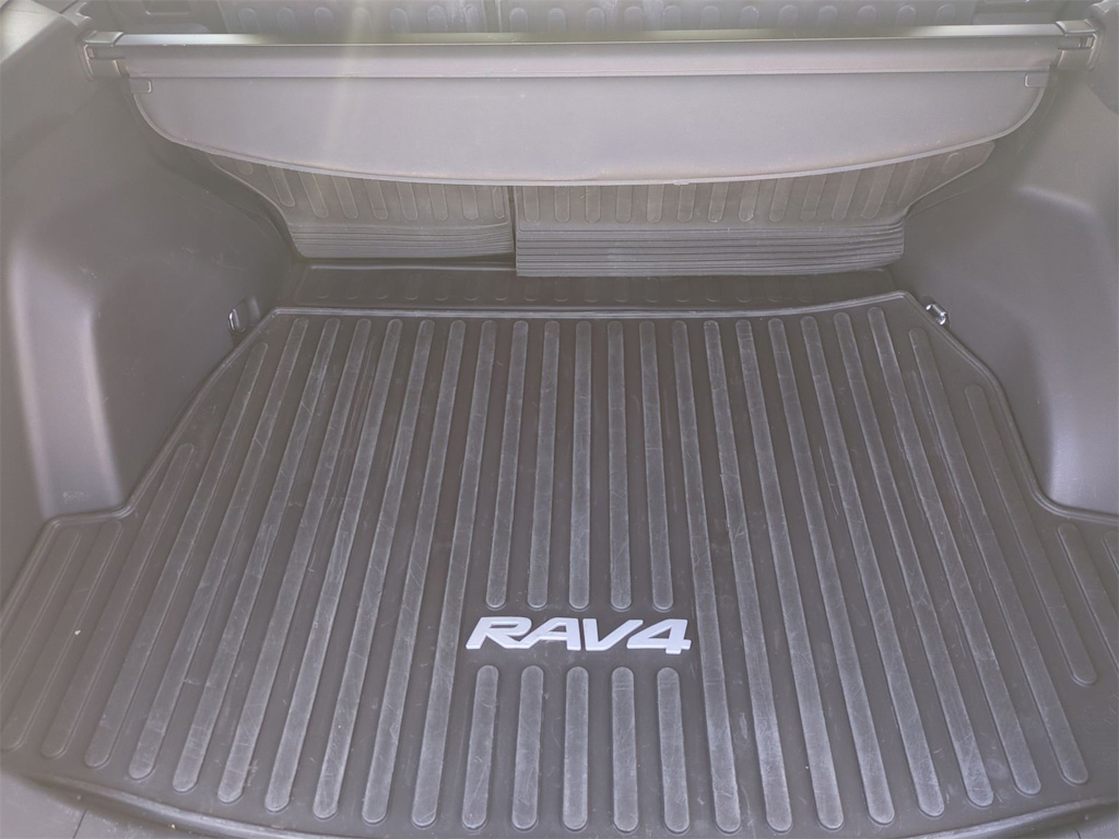 Thumbnail: 2023 Toyota RAV4 - 18