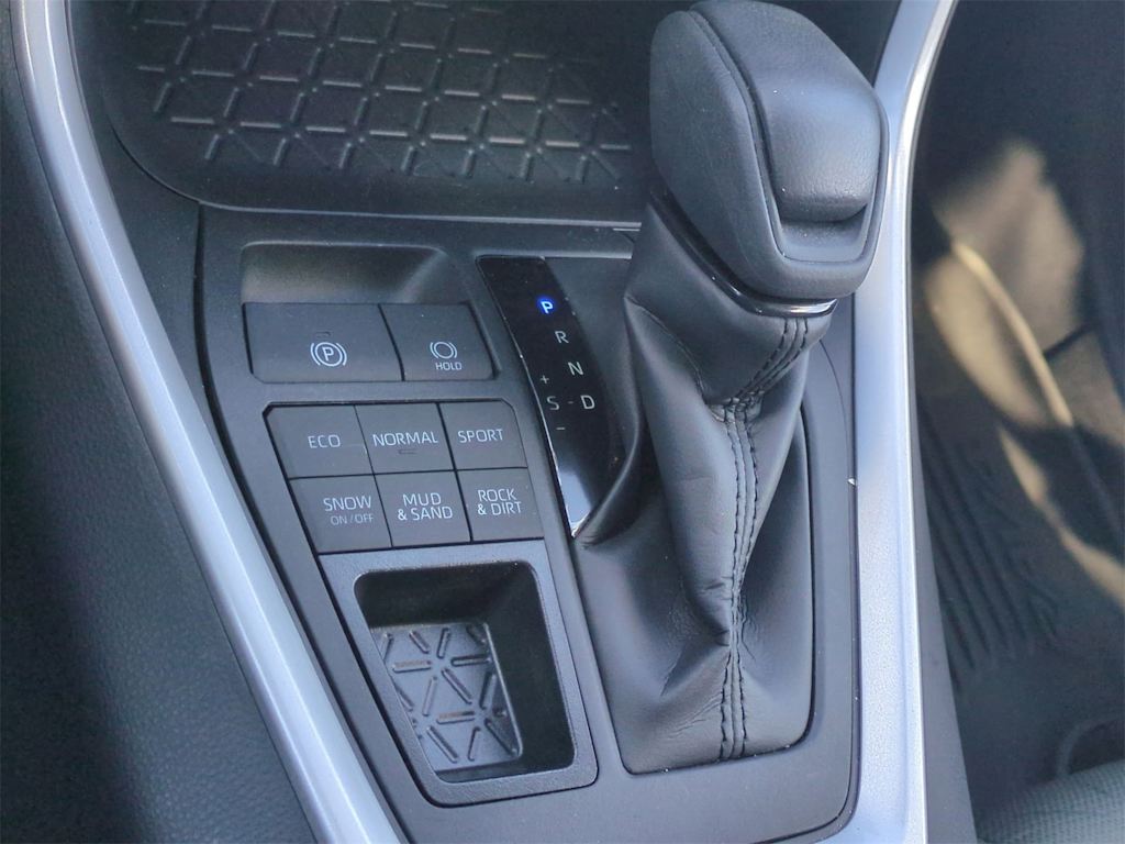 Thumbnail: 2023 Toyota RAV4 - 16