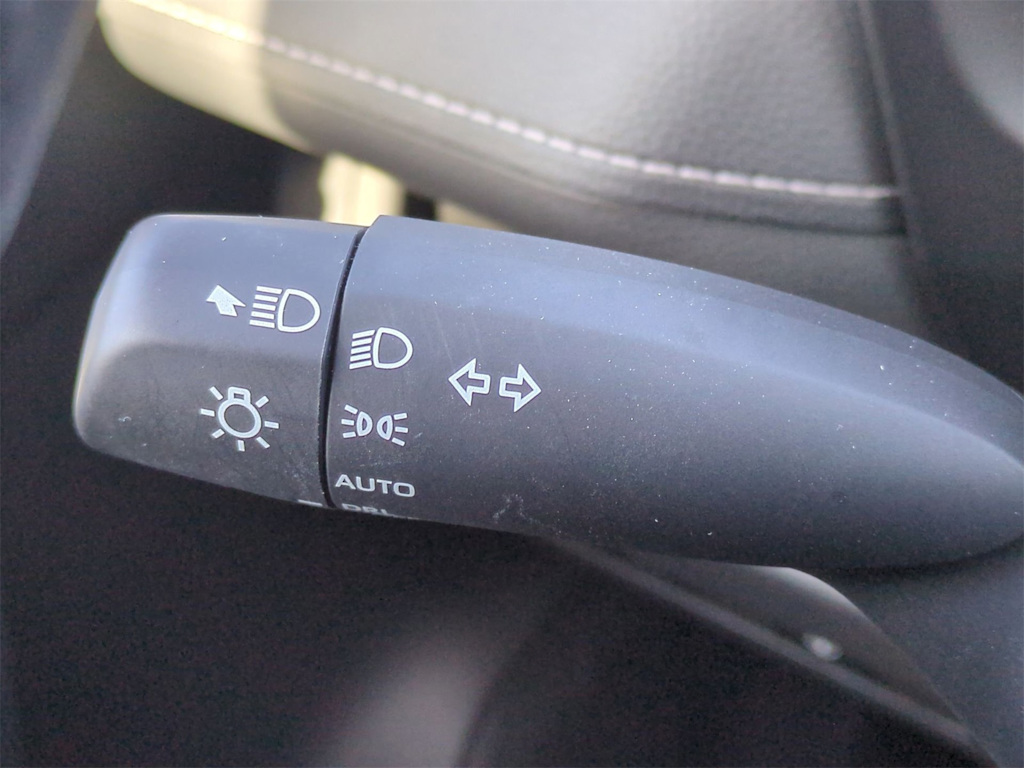 Thumbnail: 2023 Toyota RAV4 - 14