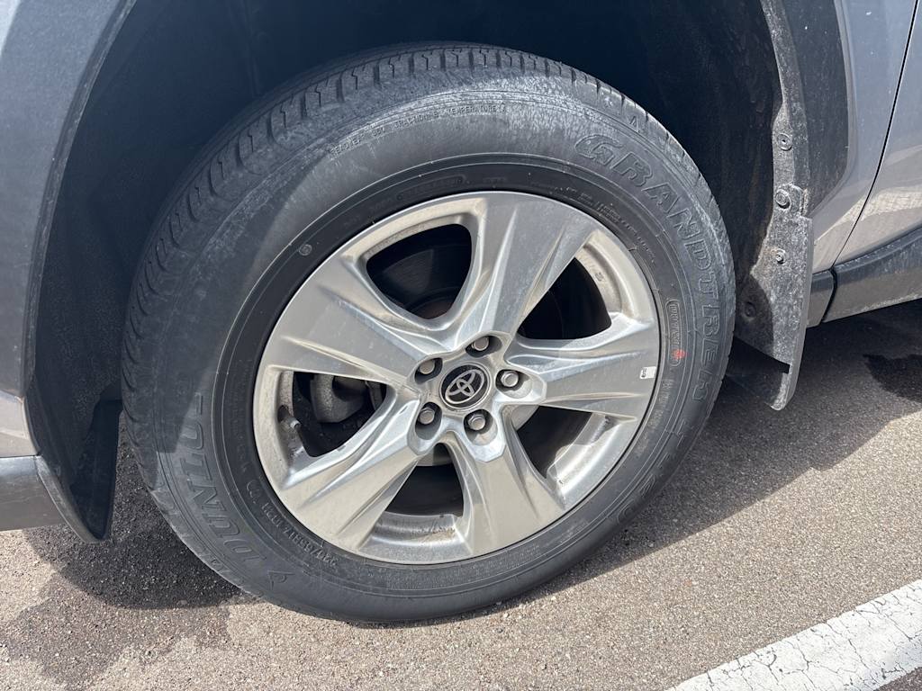 2021 Toyota RAV4 XLE 4