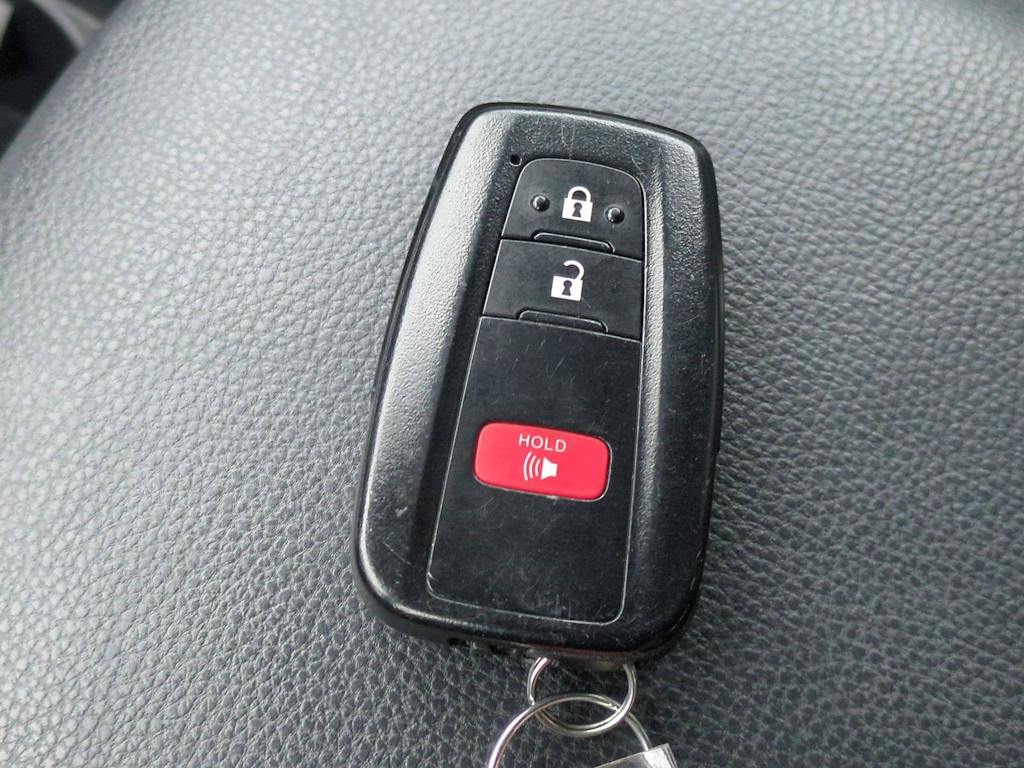 Thumbnail: 2023 Toyota RAV4 - 17