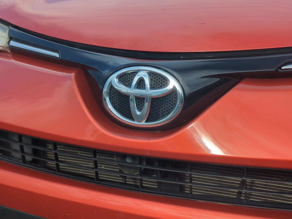 Thumbnail: 2016 Toyota RAV4 - 7