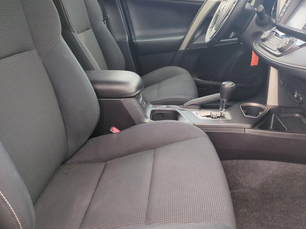 Thumbnail: 2016 Toyota RAV4 - 11
