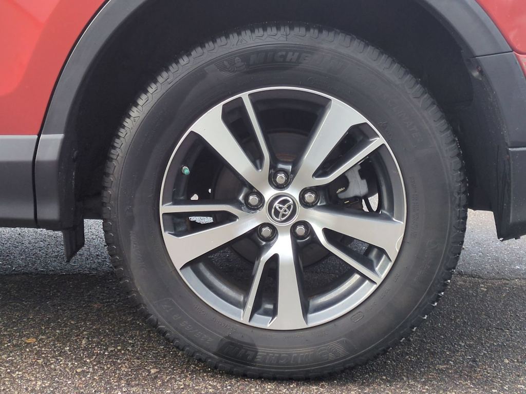 Thumbnail: 2016 Toyota RAV4 - 8