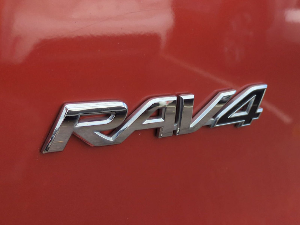 Thumbnail: 2016 Toyota RAV4 - 25