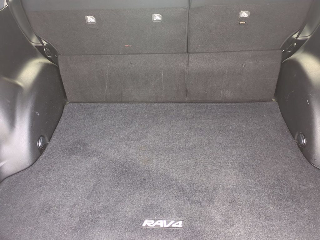 Thumbnail: 2016 Toyota RAV4 - 17