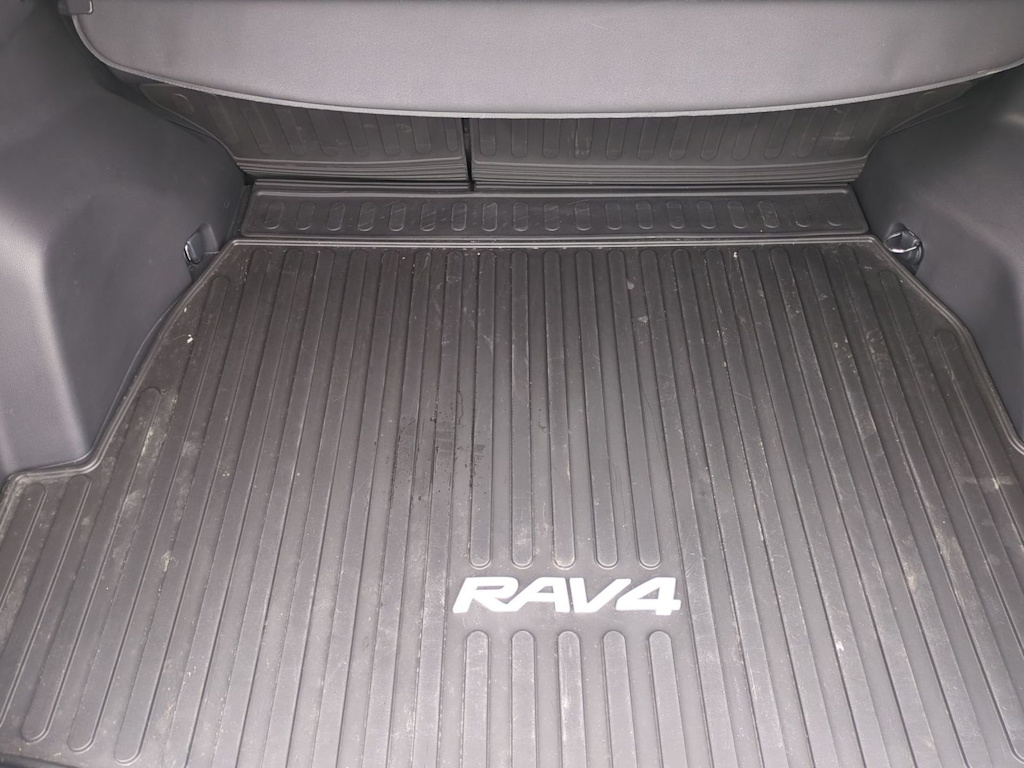 Thumbnail: 2023 Toyota RAV4 - 17